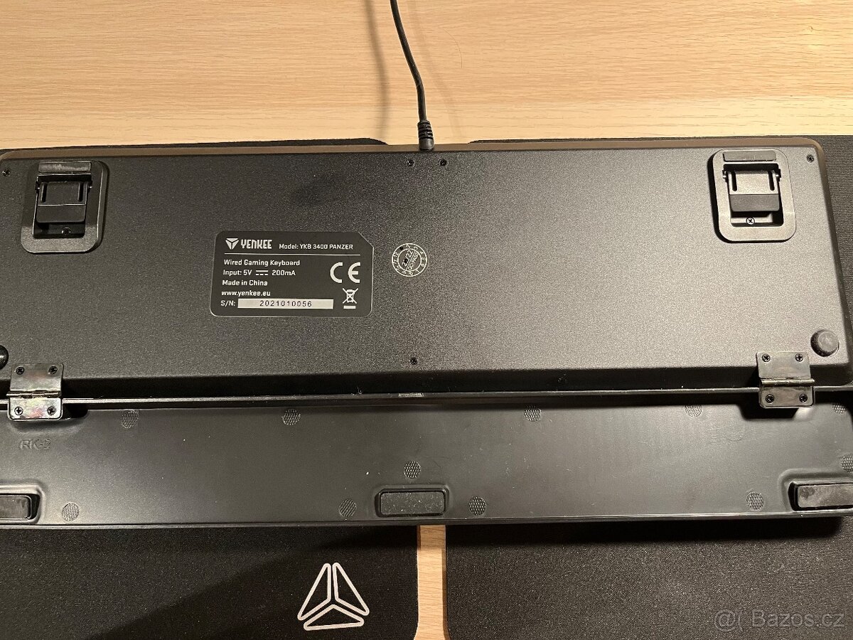 Yeknee herní klávesnice - 2