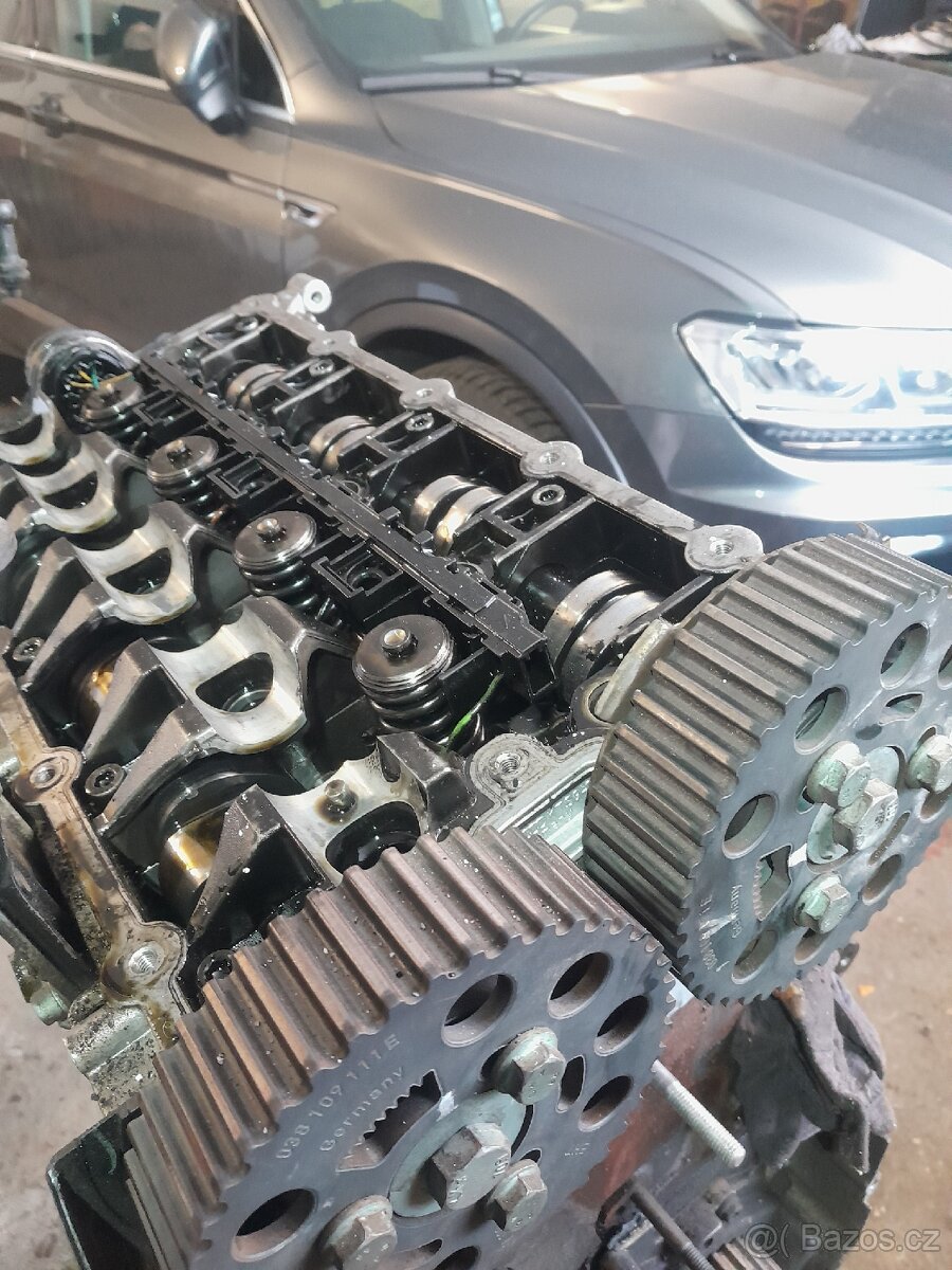 Hlava motoru azv - 2