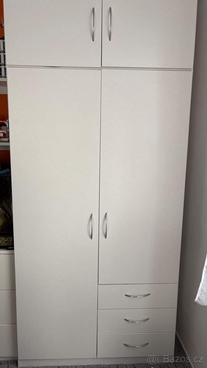 Nábytek z dětského pokoje - 2