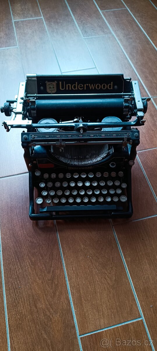 STAROŽITNÝ PSACÍ STROJ UNDERWOOD #5 - 2