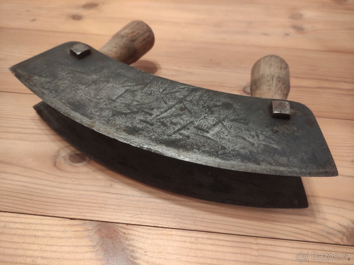 Řeznická kolébka sekaček - 2