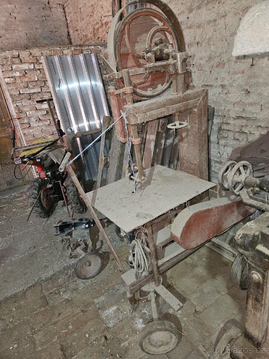 Retro pásová pila - 2