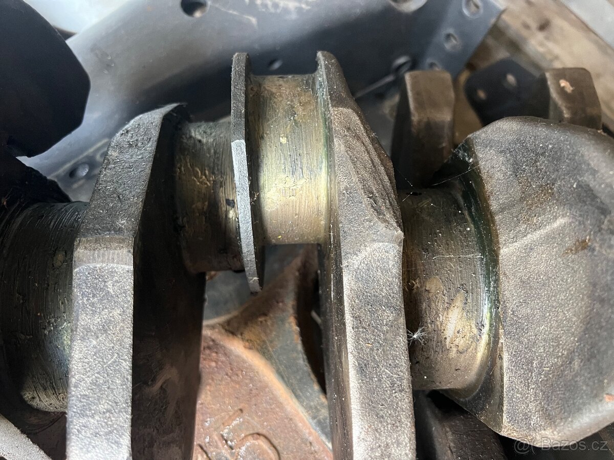 Prodám klikovou hřídel Mercedes Actros MP3 - 2