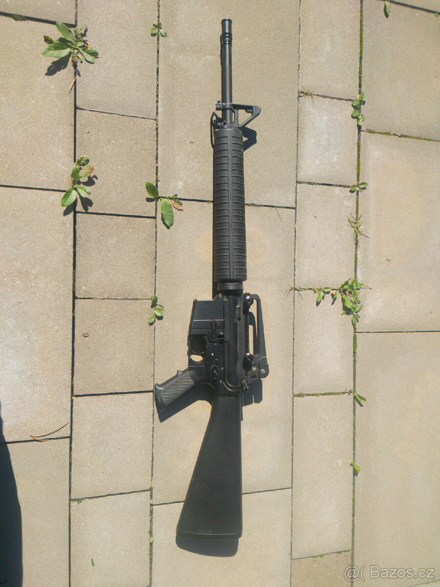 Airsoft zbraň M16 celokov - 2