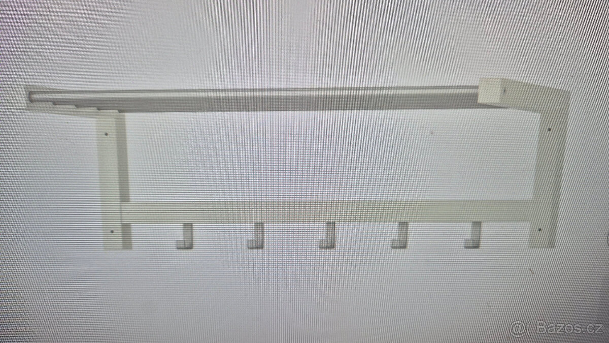 lavice s botníkem a věšák - 2