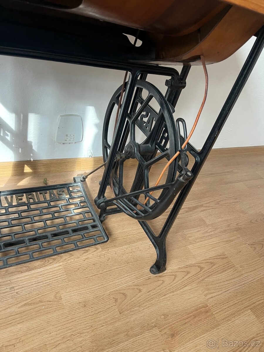 Šicí stroj Veritas - 2