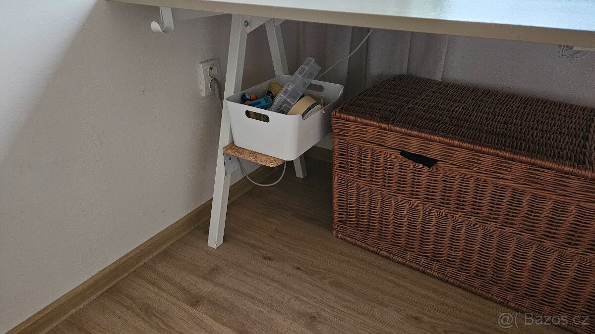 Stůl IKEA TROTTEN 140x80 béžová - 2