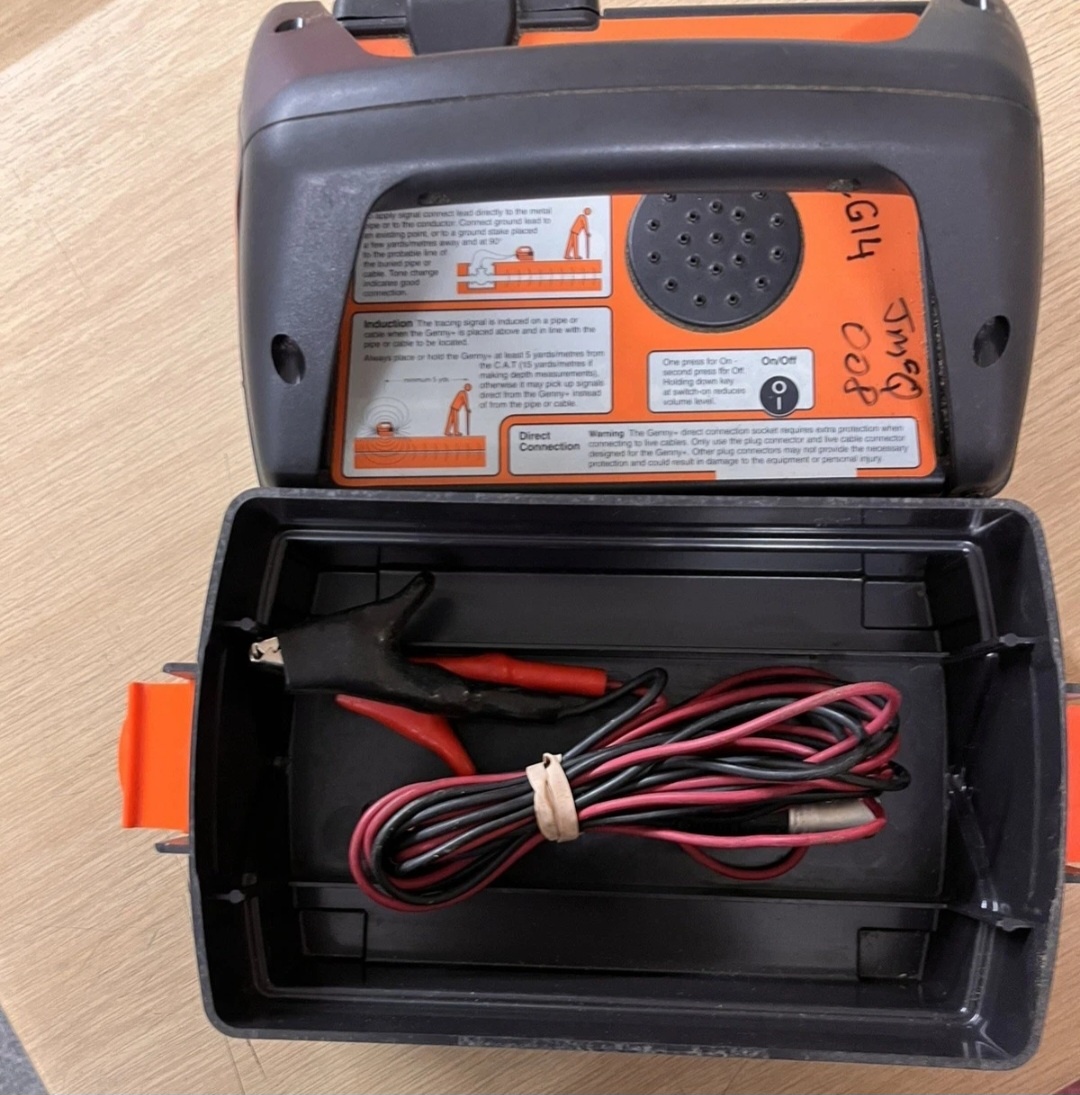 Detektor kabelu sití a vedení - 2