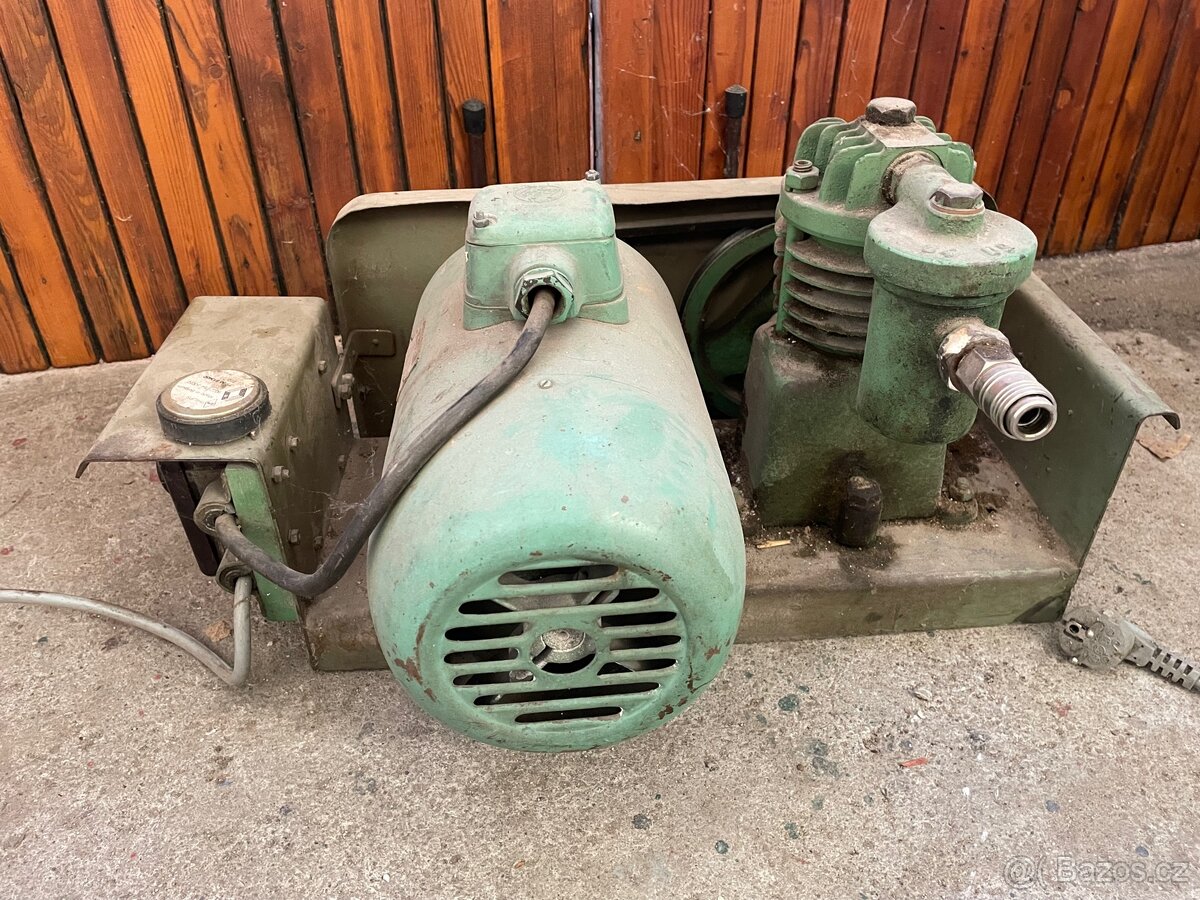 Pístový kompresor 220V - 2