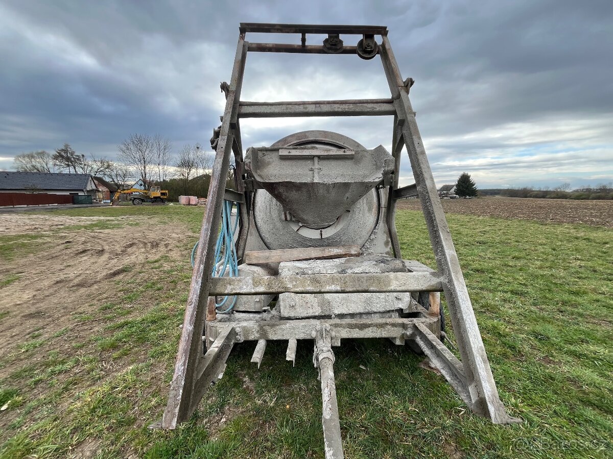 Pásový dopravník a míchačka - 2