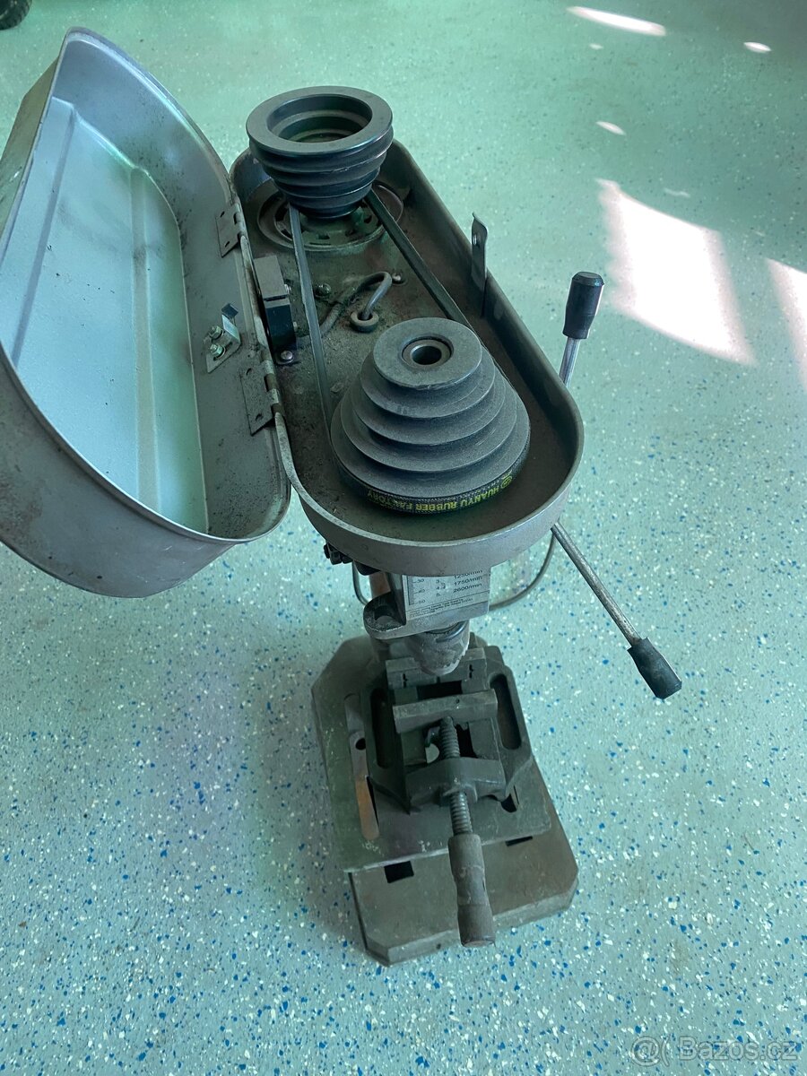 Stolní Vrtačka - 2