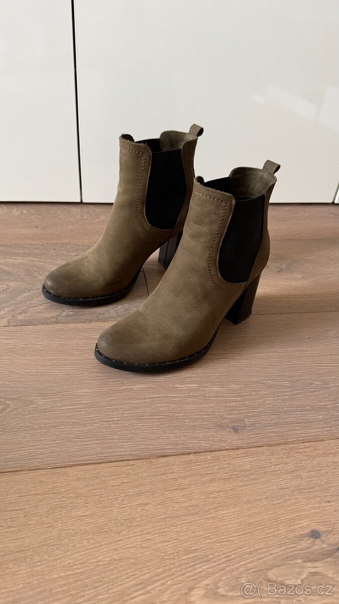Dámské kožené khaki kozačky - 2