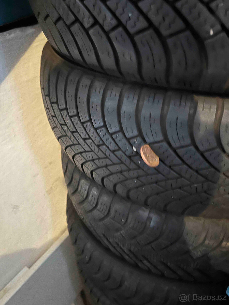 Pneu 185/60 r14 - 2