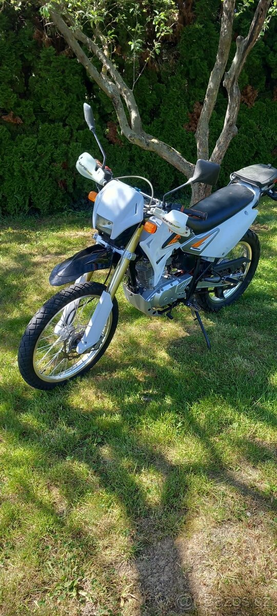 Yuki 200TR - 2