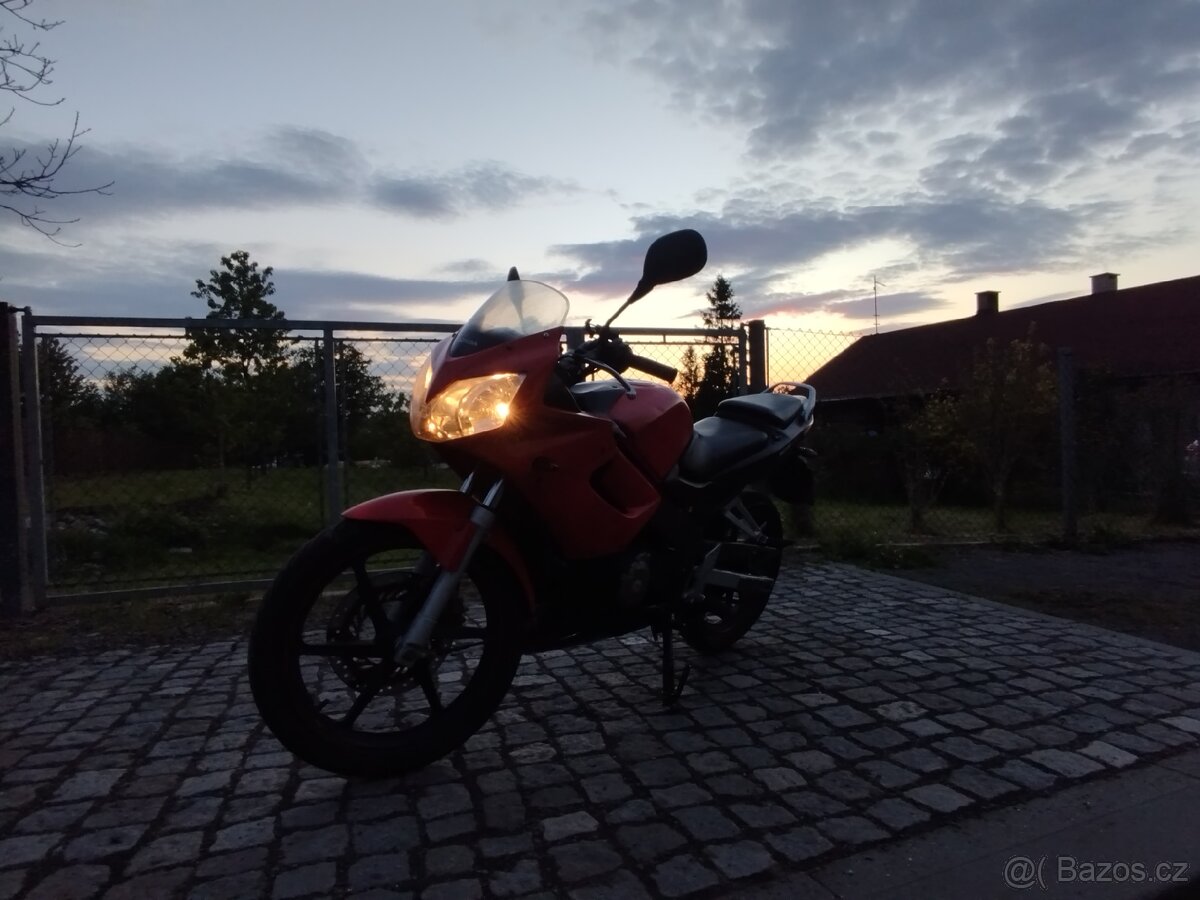 Honda cbr125r 2004 - 2