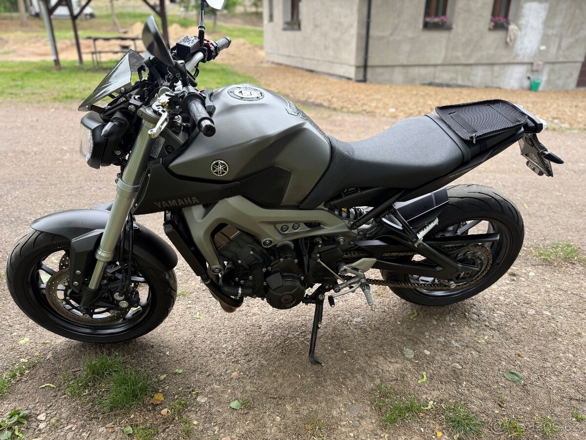 Yamaha mt09 - 2