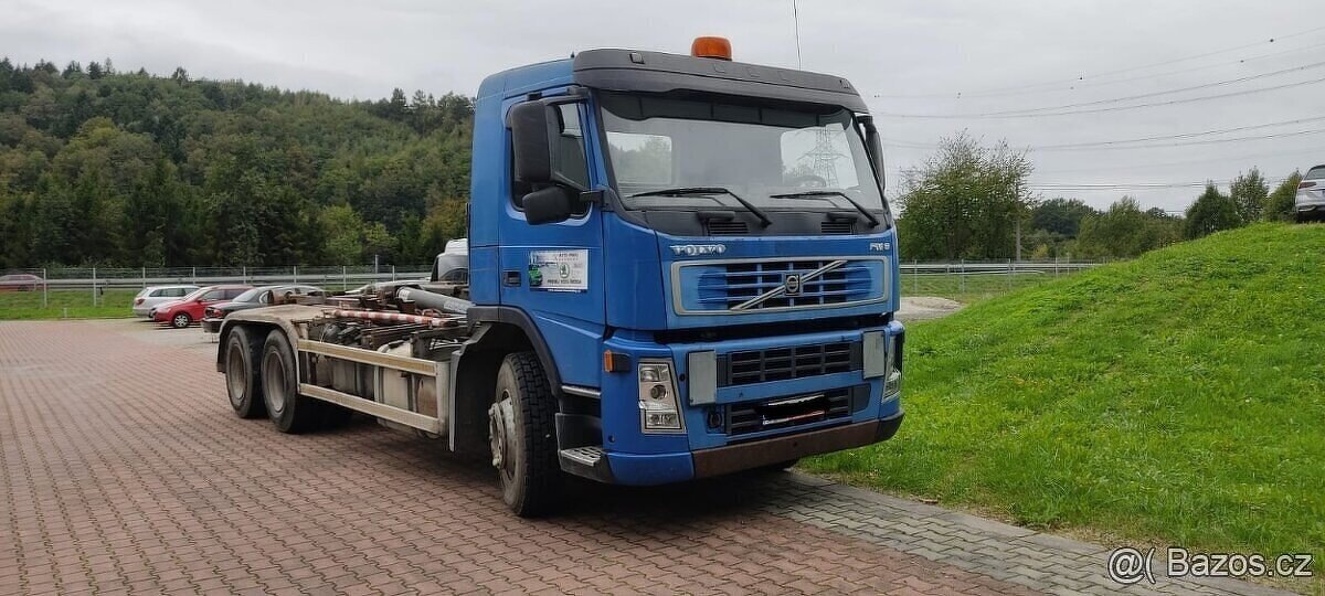 Hákový nosič kontejnerů Volvo - 2