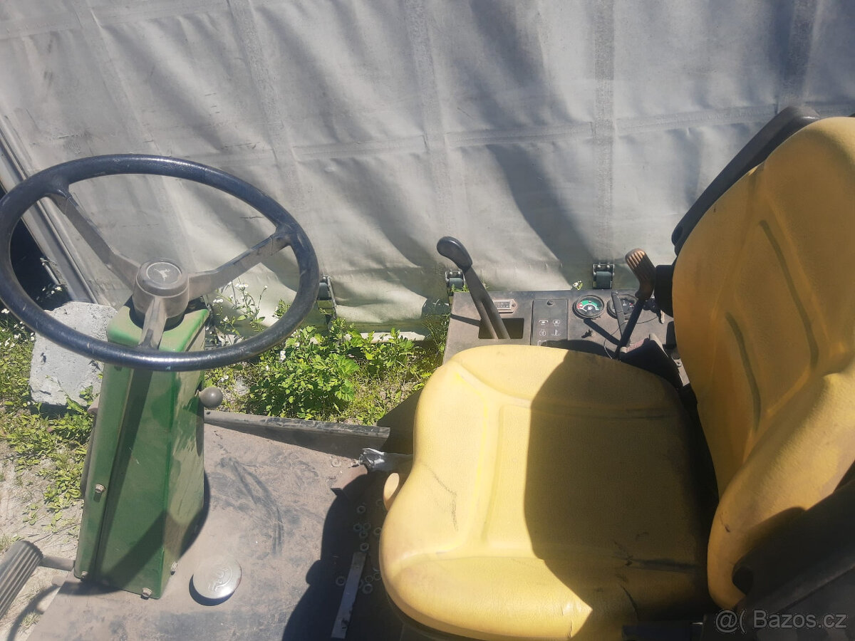Malotraktor John Deere F935 - 2