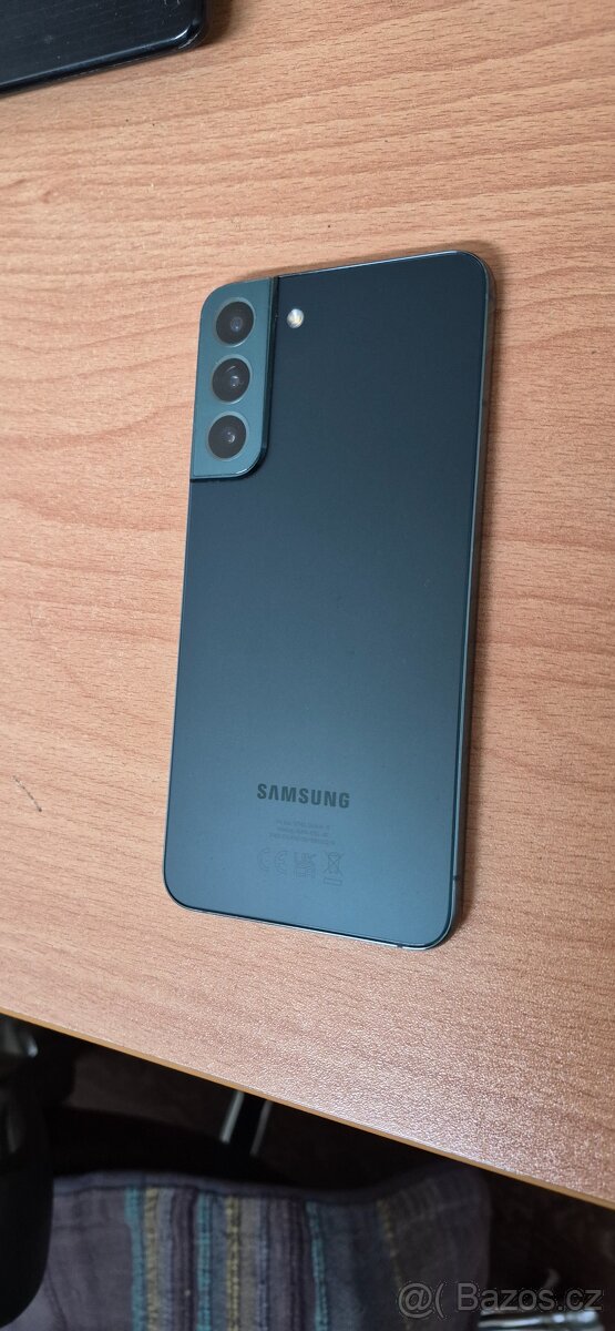 Samsung Galaxi S22+ - 2