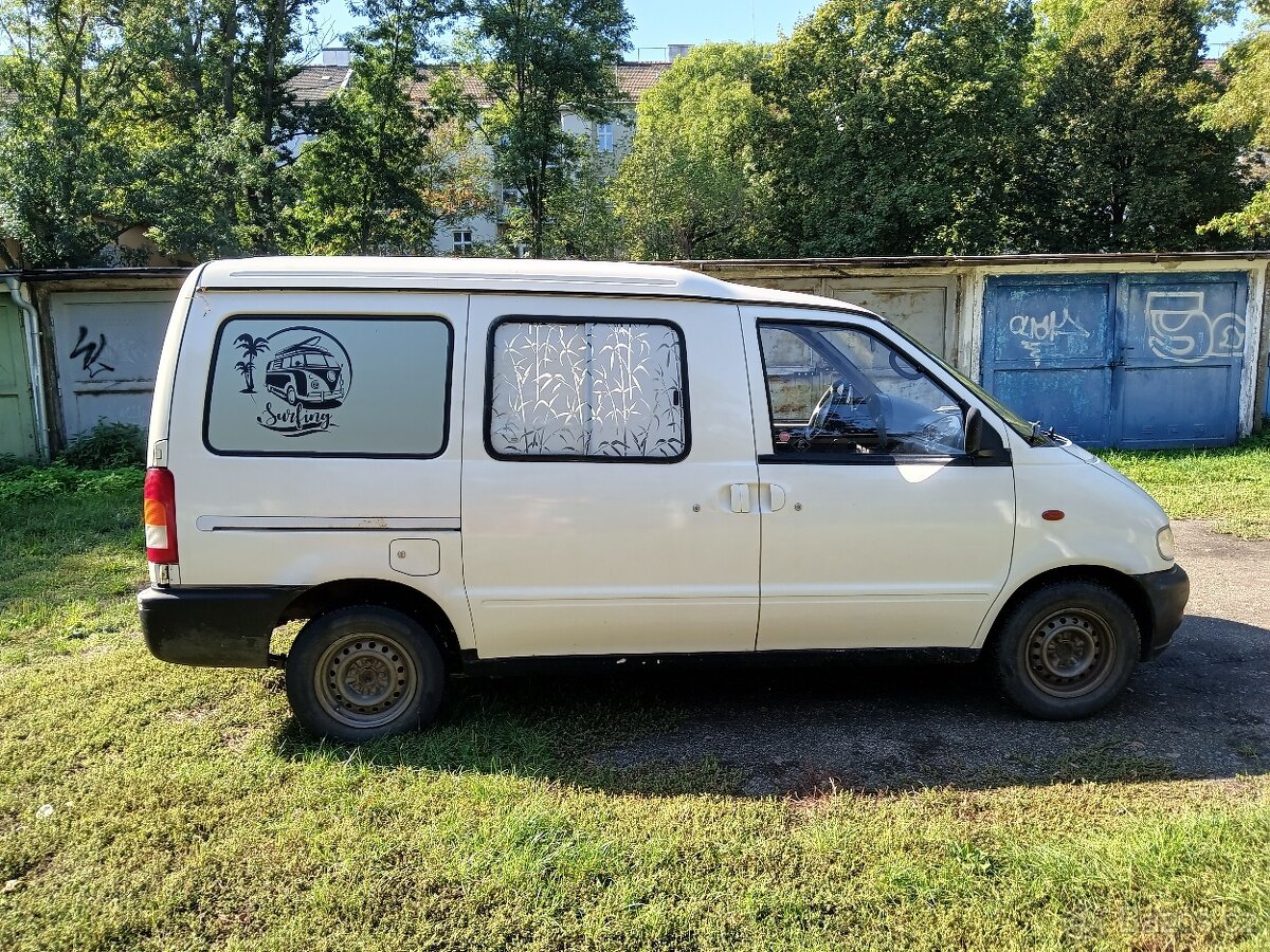 Prodám Nissan Vanette Cargo 2.3D - 2