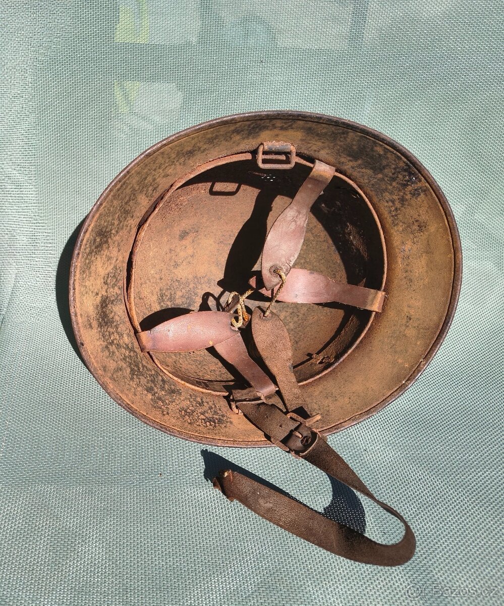 Stará helma - 2