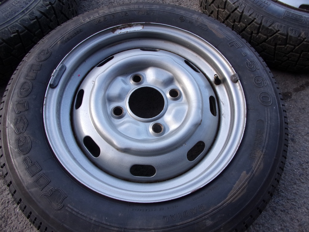 Sada kol VW Brouk 4x15 ET34 4x130x79 + pneu 155/15 - 2