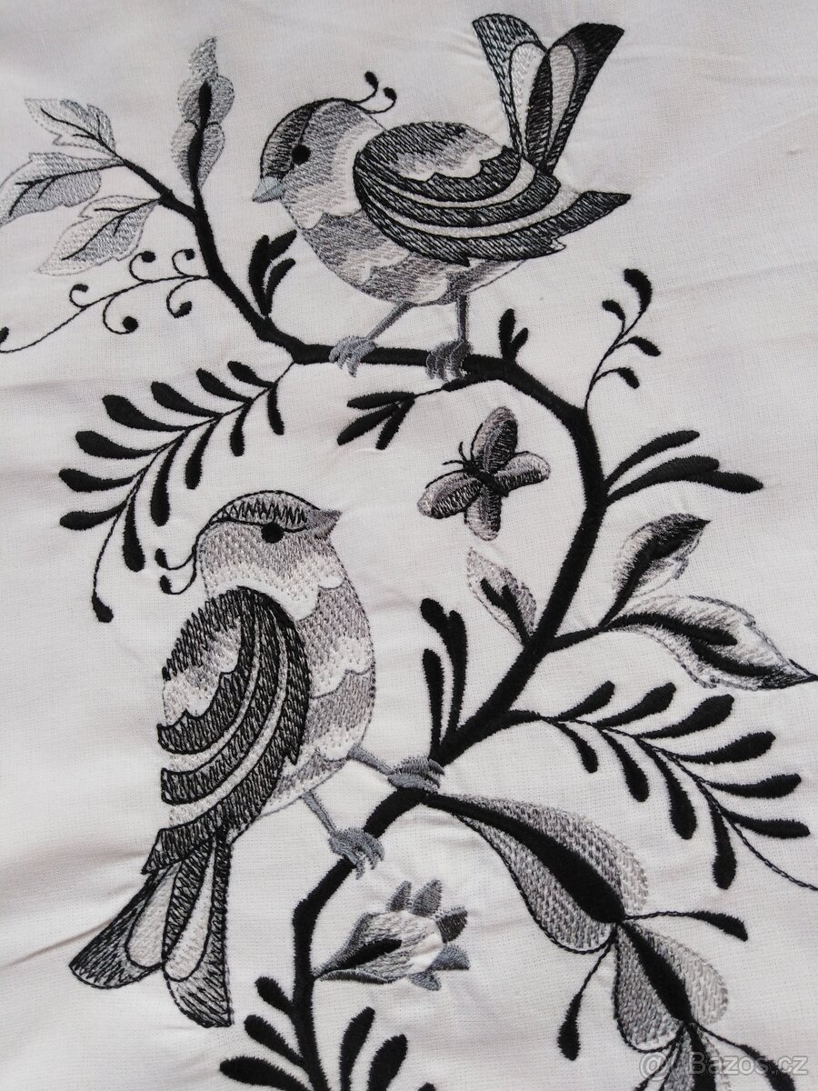 2x VYŠÍVANÉ POVLAKY NA POLŠTÁŘKY - PTÁČKOVÉ - POLŠTÁŘ - 2