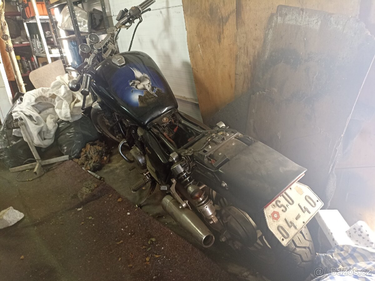 Prodám Honda 700 Magna - 2