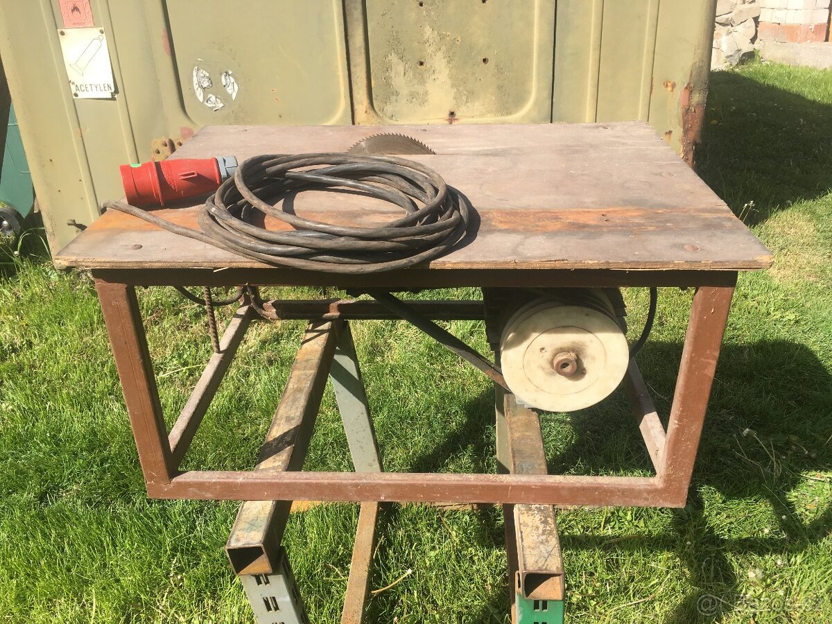 Kotoučová modelářská pila na dřevo - 2