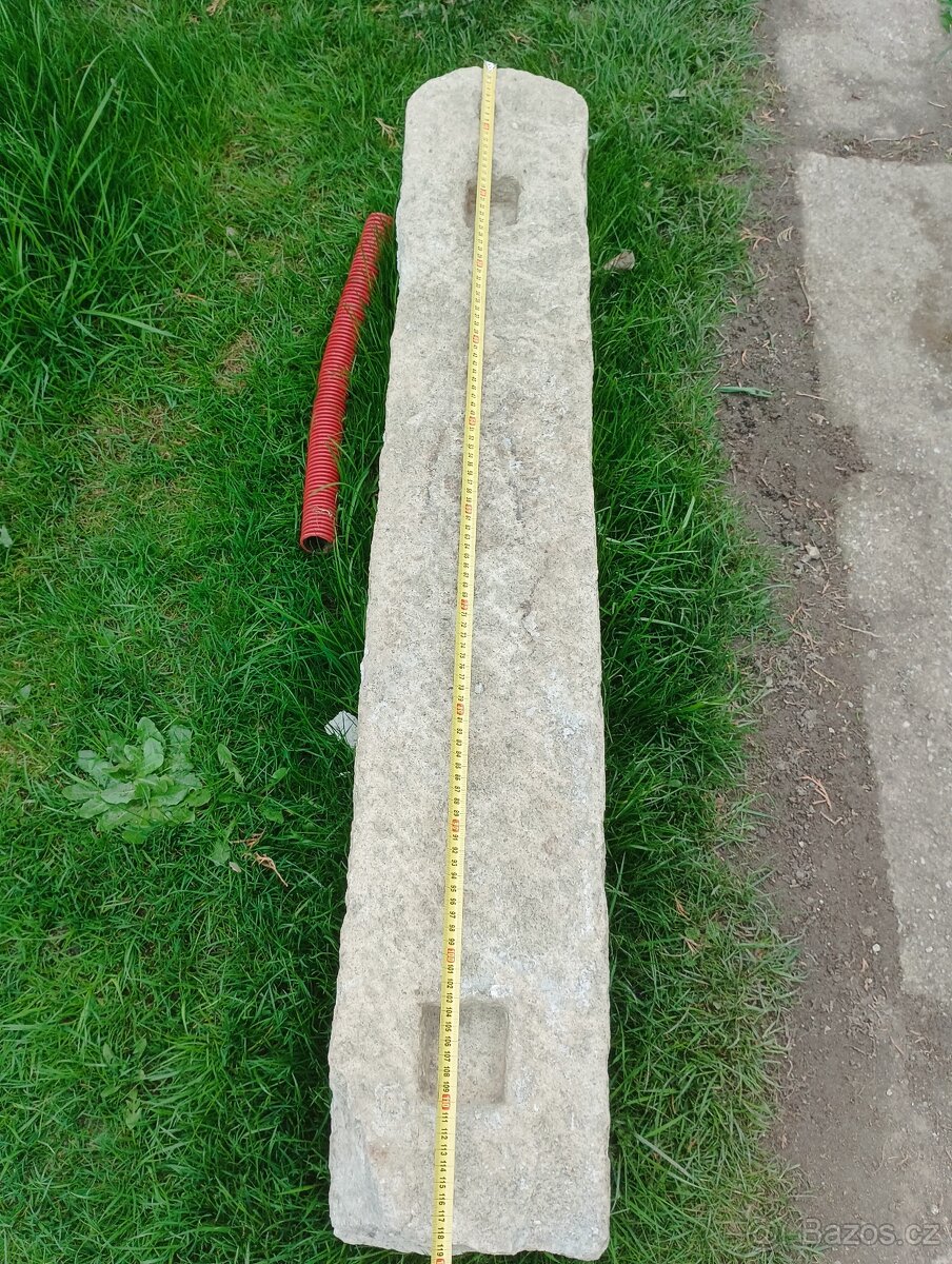 Kamenný překlad / sloup - 2