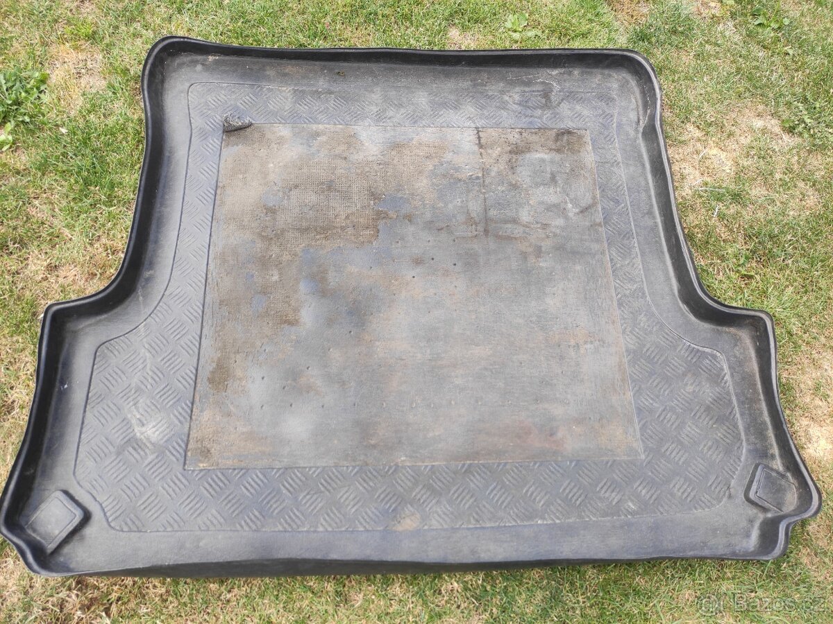 Gumová vana do kufru Octavia 1 sedan - 2