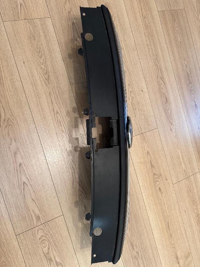 VW Passat B8 2018-komletní maska se znakem pro radar - 2