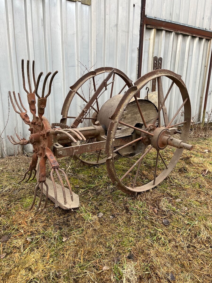 Staré zemědělské stroje - 2