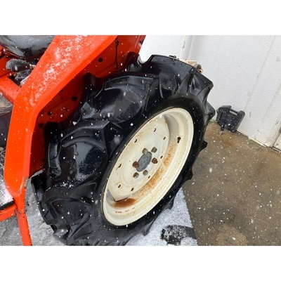 Malotraktor Kubota s čelním nakladačem - 2