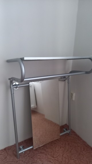 Závěsná stěna + zrcadlo - 2