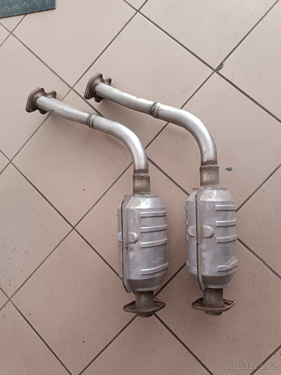 2x katalyzátor. - 2