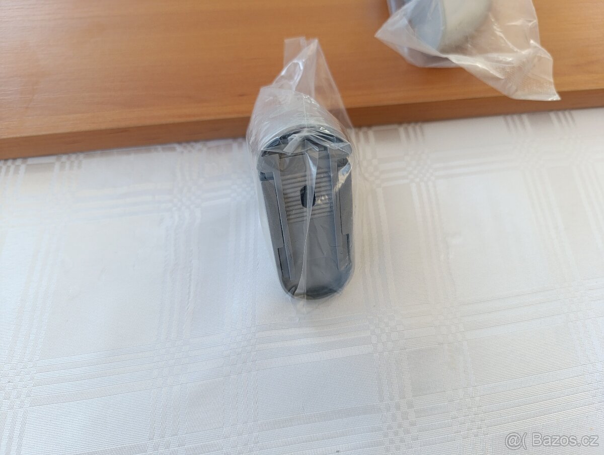 Dřevěná nástěnná polička - 2