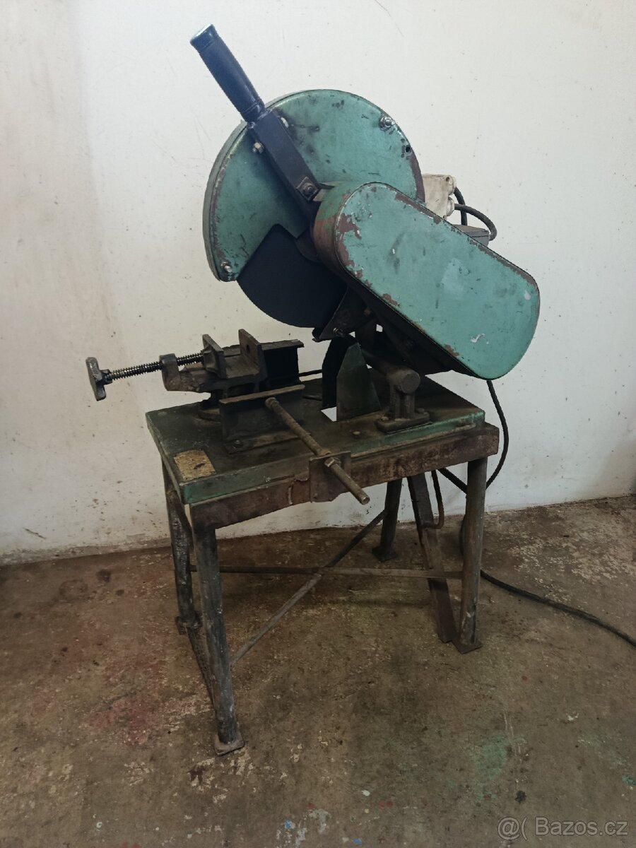 Rozrušování pila KDR 300PR - 2