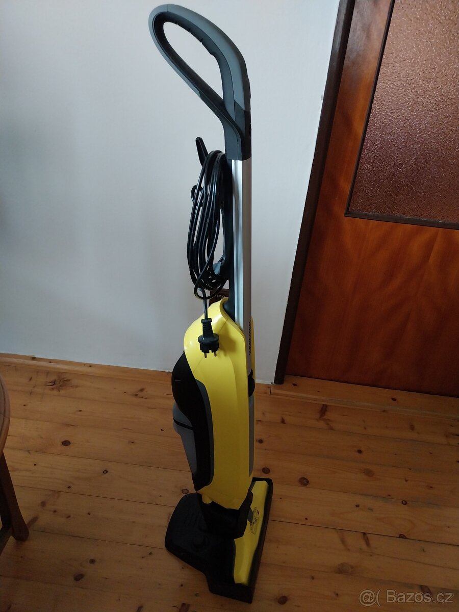 Podlahová myčka Kärcher - 2