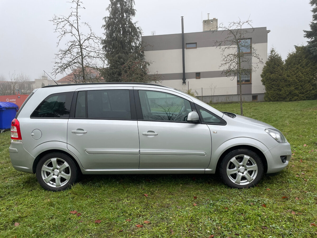 Opel Zafira B, 1.8, 103kw, benzin, 7 míst, 79tis km - 2