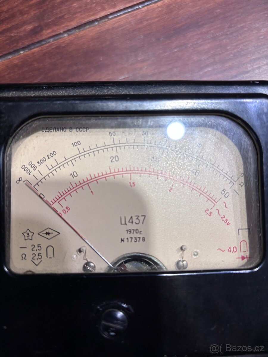 Starý měřák voltmetr - 2