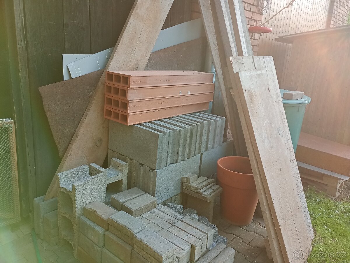 Prodám betonové zdící tvárnice P 10 a stropní desky Hurdis - 2