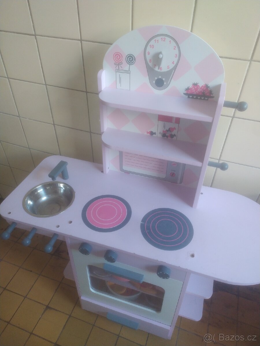 Kuchynka a Barbie dum - 2