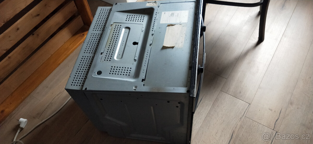 Vestavná trouba MORA za odvoz - 2