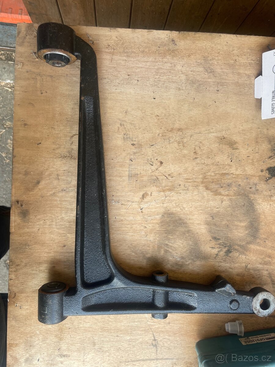 Spodní rameno T4 nové - 2