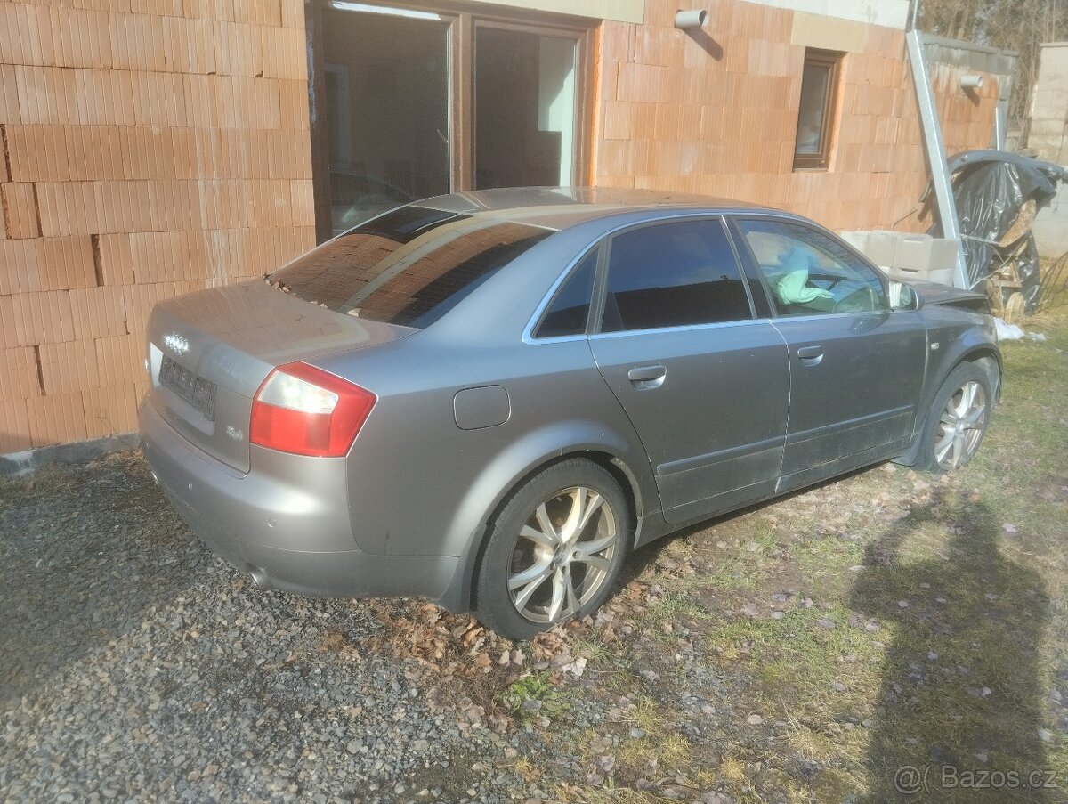 Audi A4 2.4 - 2