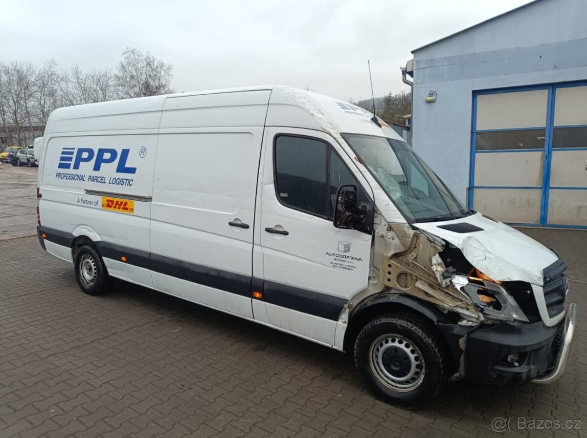 Mercedes-Benz Sprinter - 2