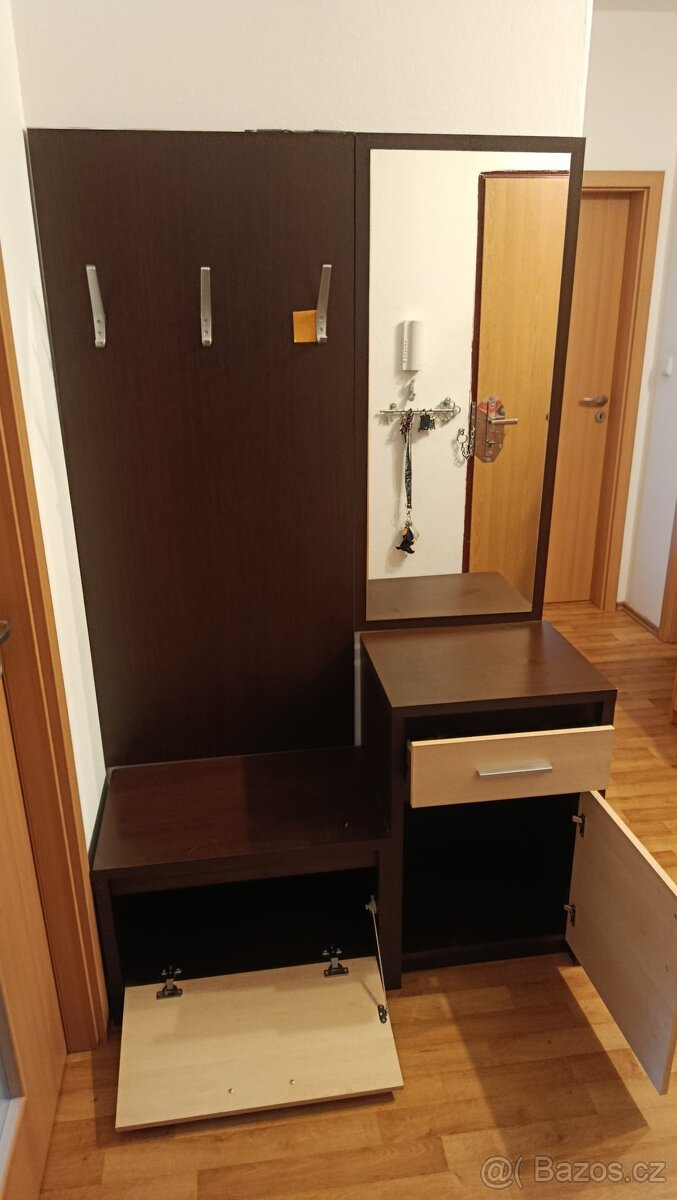 Předsíňová stěna - 2