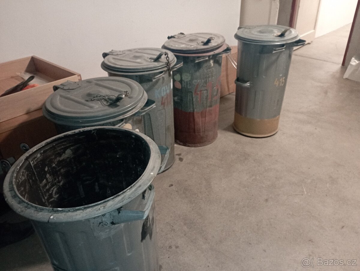 Popelnice, úklidová technika, kosa - 2