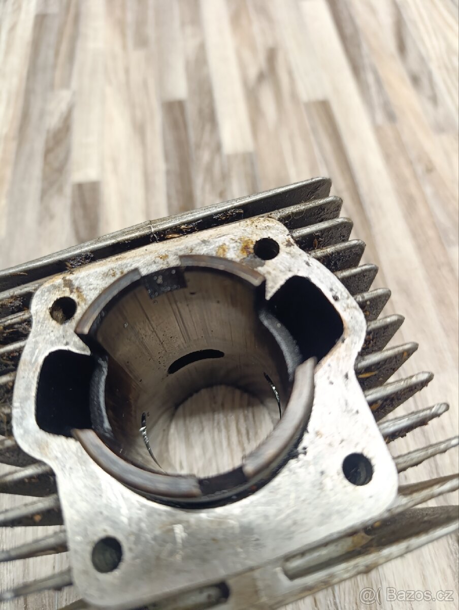 Funkční, přidřený válec Babetta 207 - 2